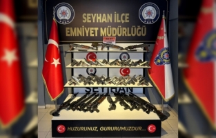 Adana'da operasyon ve denetimlerde ruhsatsız 65 silah ele geçirildi
