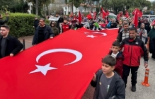 Alanya'da “Şehitlerimize saygı, Filistin'e destek“ yürüyüşü düzenlendi