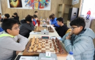 Antalya'da Aşık Veysel'i Anma Satranç Turnuvası düzenlendi