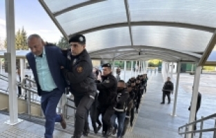 Antalya'da merkezli suç örgütüne yönelik operasyonda yakalanan 29 zanlı adliyede