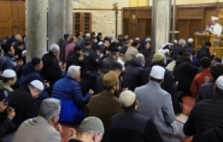 Antalya'da sabah namazında şehitler için dua edildi