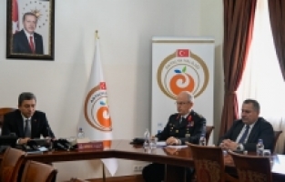 Antalya'da seçim günü 10 bin polis ve jandarma görev yapacak