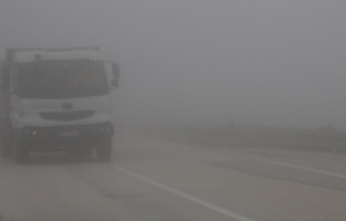Hatay'da sis nedeniyle görüş mesafesi 20 metreye kadar düştü
