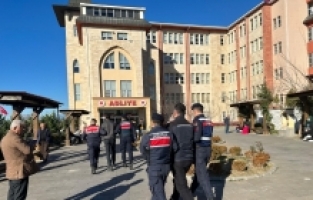 Kahramanmaraş'ta kesinleşmiş hapis cezası bulunan 2 hükümlü yakalandı