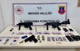 Mersin'de silah kaçakçılığı yapan 2 zanlı tutuklandı