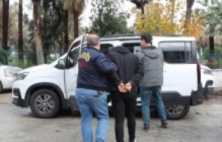 Mersin'de oto tamirciden rampa hırsızlığı yapan şüpheli tutuklandı