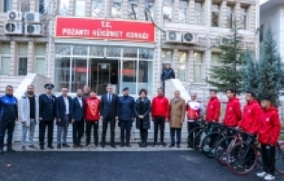 Pozantı'da bisiklet sporcuları, kurtuluş törenine Türk bayrağı taşıyacak