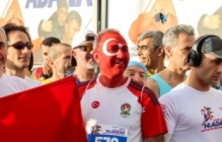 Uluslararası Adana Kurtuluş Yarı Maratonu koşuldu