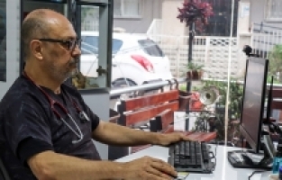 Yüksekten düşen kedi “Aşk“ın damağındaki sorun protezle çözüldü