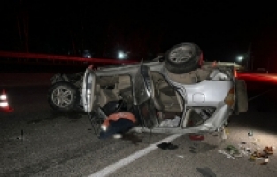 Adana'da devrilen cipin sürücüsü öldü