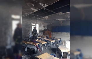 Alanya'da okulda çıkan yangında 3 sınıf zarar gördü