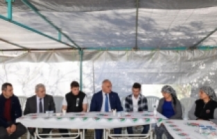 Bakan Ersoy'dan Antalya'da şiddetli yağışta ölen kişinin ailesine taziye ziyareti