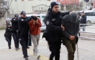 Burdur'da eski karısını öldüren zanlı ve 7 şüpheli adliyeye sevk edildi