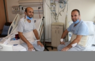 Enkazdan 13 kişiyi kurtaran depremzede ağabeyini böbreğiyle yaşama bağladı