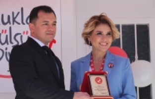 Çocuklar Gülsün Diye Derneği öncülüğünde yaptırılan anaokulu açıldı