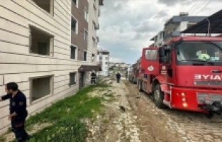 Hatay'da metruk binada çıkan yangın söndürüldü