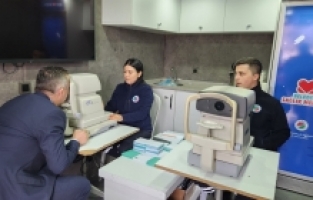 Kepez Belediyesinin mobil sağlık merkezi Kemer'de hizmet verdi