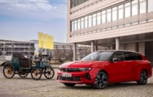 Opel, otomobil üretiminde 125. yılını kutluyor