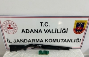 Adana'da çiftlikte ruhsatsız 2 tabanca ve av tüfeği ele geçirildi