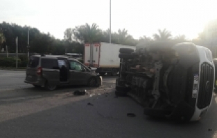 Alanya'da 7 kişinin yaralandığı trafik kazası kameraya yansıdı