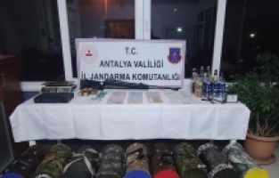 Antalya'da horoz dövüşü yaptırıldığı iddiasıyla 34 şüpheli yakalandı