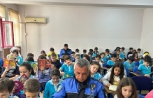 Antalya'da kitap okuma etkinliği yapıldı