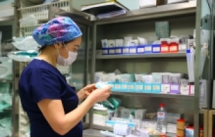 Depremde mesai arkadaşlarını kaybeden sağlık çalışanları 14 Mart'ı buruk kutladı