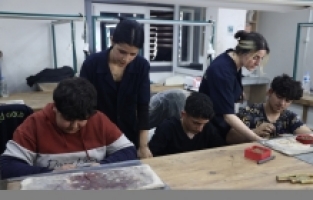 Hurda ve külçe altınlar genç sadekarların elinde takıya dönüşüyor