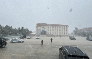 Isparta ve Burdur'da kar yağışı başladı