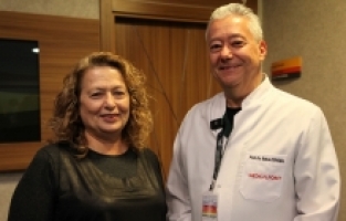 İzmir'de belindeki şişlik için hastaneye başvuran kadın erken tanı sayesinde kanserden kurtuldu