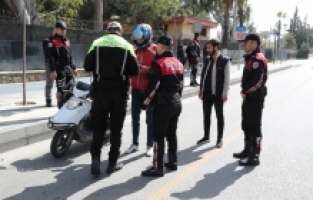 Mersin'de polisin denetimlerinde 22 motosiklet trafikten men edildi