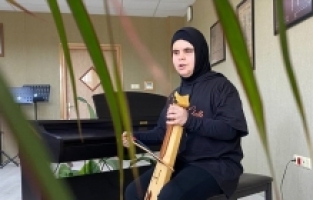 Müziğe kemençeyle başlayan görme engelli Esenay, 4 enstrüman daha çalmayı öğrendi