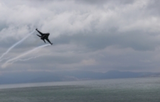 SOLOTÜRK, Isparta semalarında gösteri uçuşu yaptı