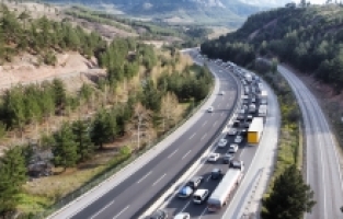 Pozantı Otoyolu'nda bayram yoğunluğu