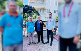 Alanya'da temizlik işçisinin bulduğu cüzdan sahibine teslim edildi