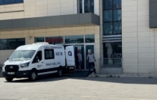 Antalya'da otomobilin altında kalarak ölen patenli çocuğun cenazesi ailesine teslim edildi