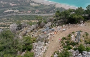 Antalya'daki teleferik kazasında havada asılı kalan 36 kabin yere indirildi