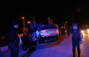 Burdur'da iki otomobilin çarpıştığı kazada sürücüler yaralandı