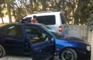 Burdur'da otoparkta duvara çarpan otomobilin sürücüsü yaralandı