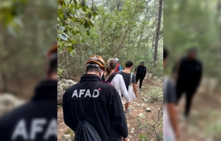 Kemer'de ormanlık alanda çıkan yangın kontrol altına alındı