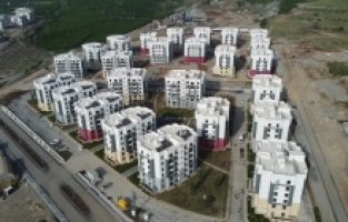 Hatay Payas'taki afetzedeler evlerine yerleşmeye başladı