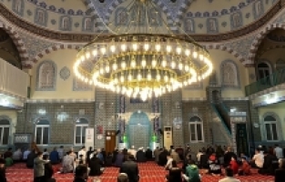 Hatay'da çocuklar ramazanın maneviyatını camideki etkinliklerle öğreniyor