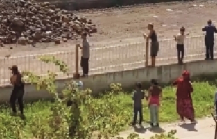 Osmaniye'de TCDD'ye ait demir korkulukları çalan 5 şüpheli yakalandı