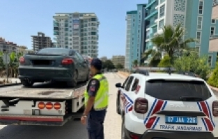 Alanya'da drift yapan sürücüye 128 bin 932 lira ceza kesildi