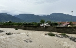 Hatay'da sağanak ve dolu hayatı olumsuz etkiledi