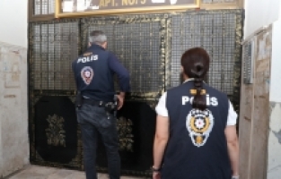 Mersin'de yasa dışı bahis operasyonunda yakalanan 10 zanlıdan 4'ü tutuklandı