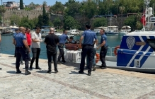Antalya'da denizde ceset bulundu