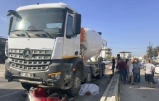 Hatay'da beton mikseri ile çarpışan motosikletteki 2 kişi öldü