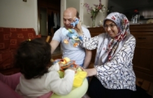 Koruyucu aileliğini üstlendiği minik Ela'nın “süt annesi“ oldu