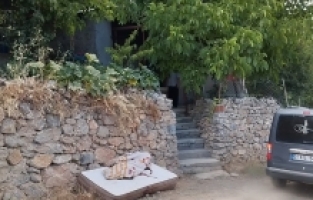 Adana'da evinde arkadaşı tarafından bıçaklanan kişi öldü